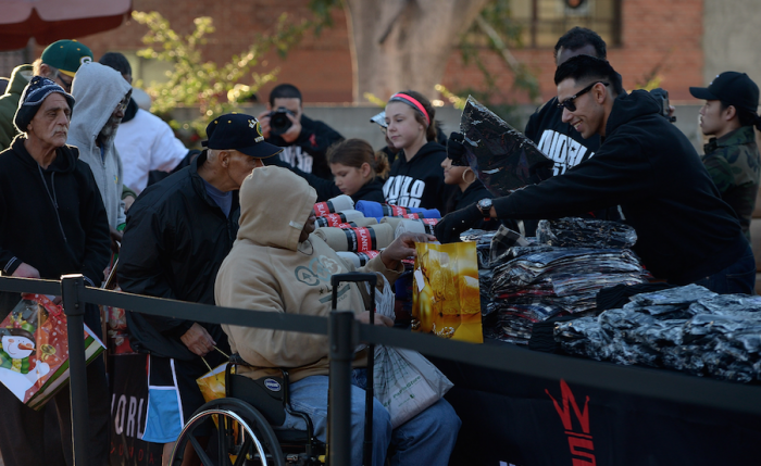 WorldStar Foundation gave care packages to residents of Skid Row on Friday December 18, 2015. (photo: courtesy of WorldStar Foundation)