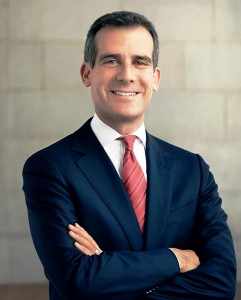  Mayor Eric Garcetti ordered city departments last weeks to hire thousands of new employees over the next three years, with a focus on recruiting people who have been homeless, possess criminal records or face other challenges to finding jobs.