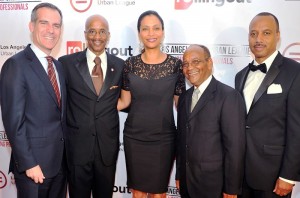 Eric Garcetti (Mayor of Los Angeles), Nolan Rollins (President of the Los Angeles Urban League), Deborah Flint (Honoree and CEO of Los Angeles World Airports) Noel Massie (Board Chair LAUL and US Operations Manager for UPS) and Husband of Deborah Flint Photo by Ian Fox (Foxx Media) & Valerie Goodloe (Cover Up Photos)