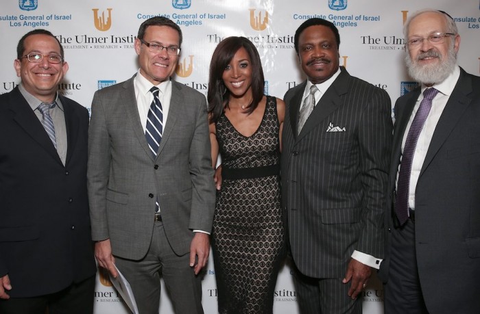 Dr. Eyal Fruchter, Consul General of Isreal David Siegel, Shaun Robinson, Dr. Kenneth C. Ulmer and Rabbi Yitzchok Adlerstein. (Photo by Todd Williamson/Getty Images for The Ulmer Institute)