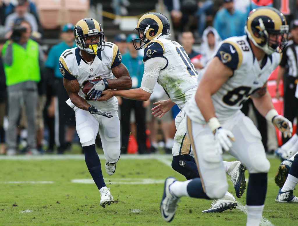 Dolphins Survive Rams in Fourth Quarter – Los Angeles Sentinel