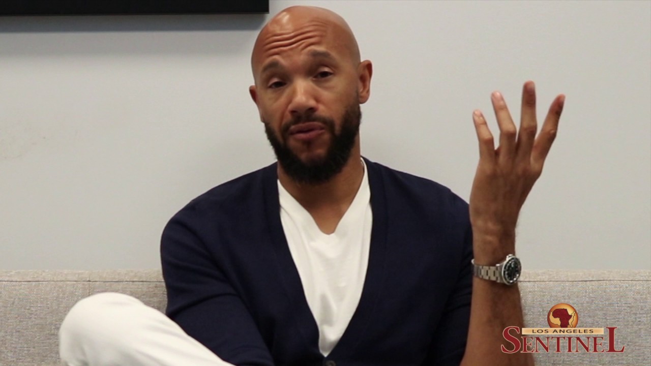 Actor Stephen Bishop Stars in Bravo’s Latest Dark Comedy “Imposters”