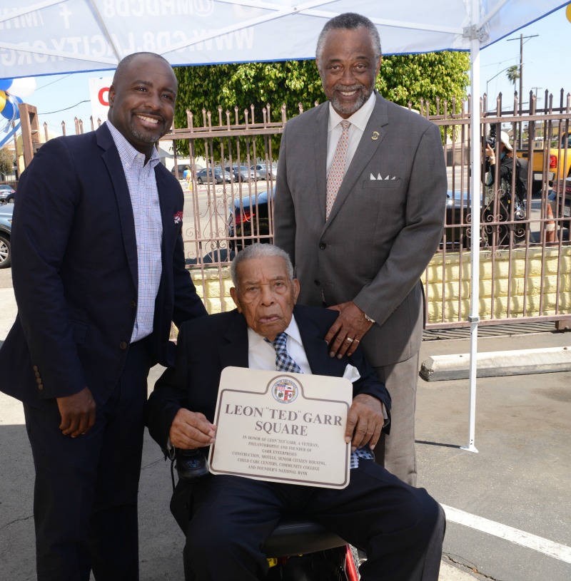 Leon Garr honored with “Leon Garr Square”