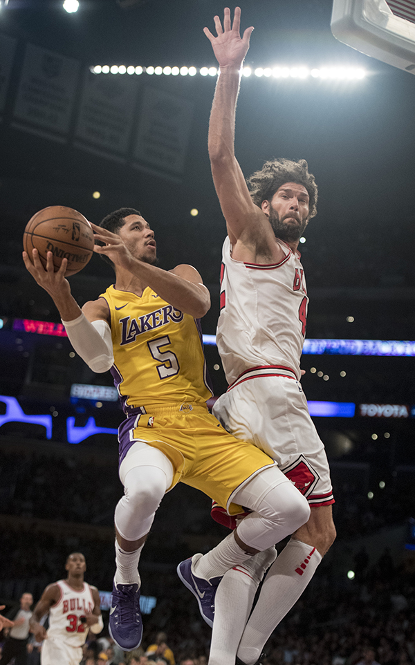 Lakers Rallied to Defeat the Chicago Bulls