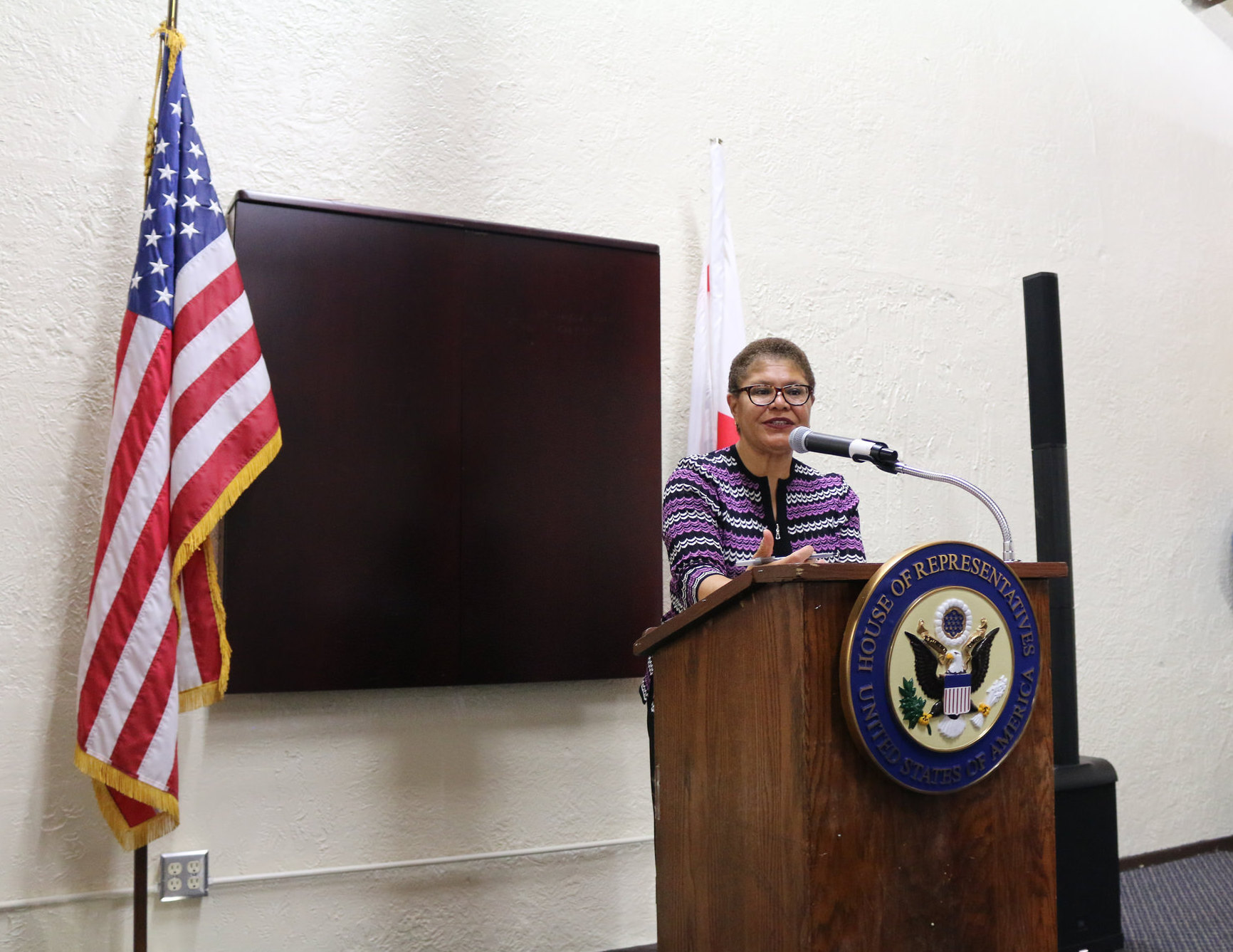 Rep. Bass Hosts More Than 150  For Congressional Conversation  in Baldwin Hills and Ladera Heights 