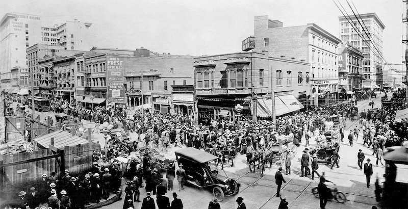 Los Angeles Tenth and Spring Streets in 1910 – Los Angeles Sentinel