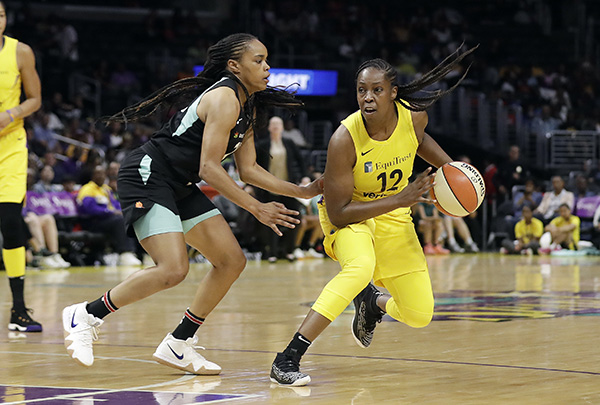 Los Angeles Sparks’ Chelsea Gray Has Career Night Against New York Liberty