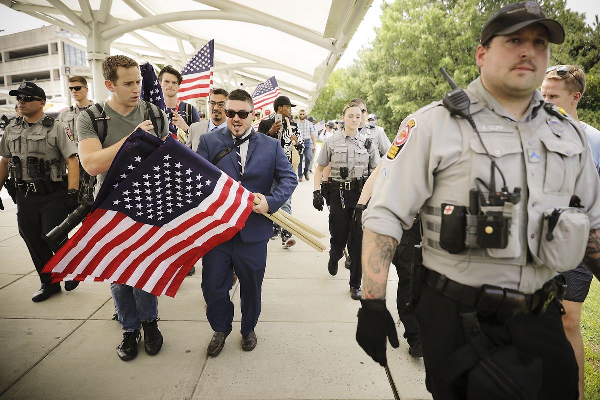 DC Police Defies Union and Makes Room to Personally Escort Racist to DC Rally