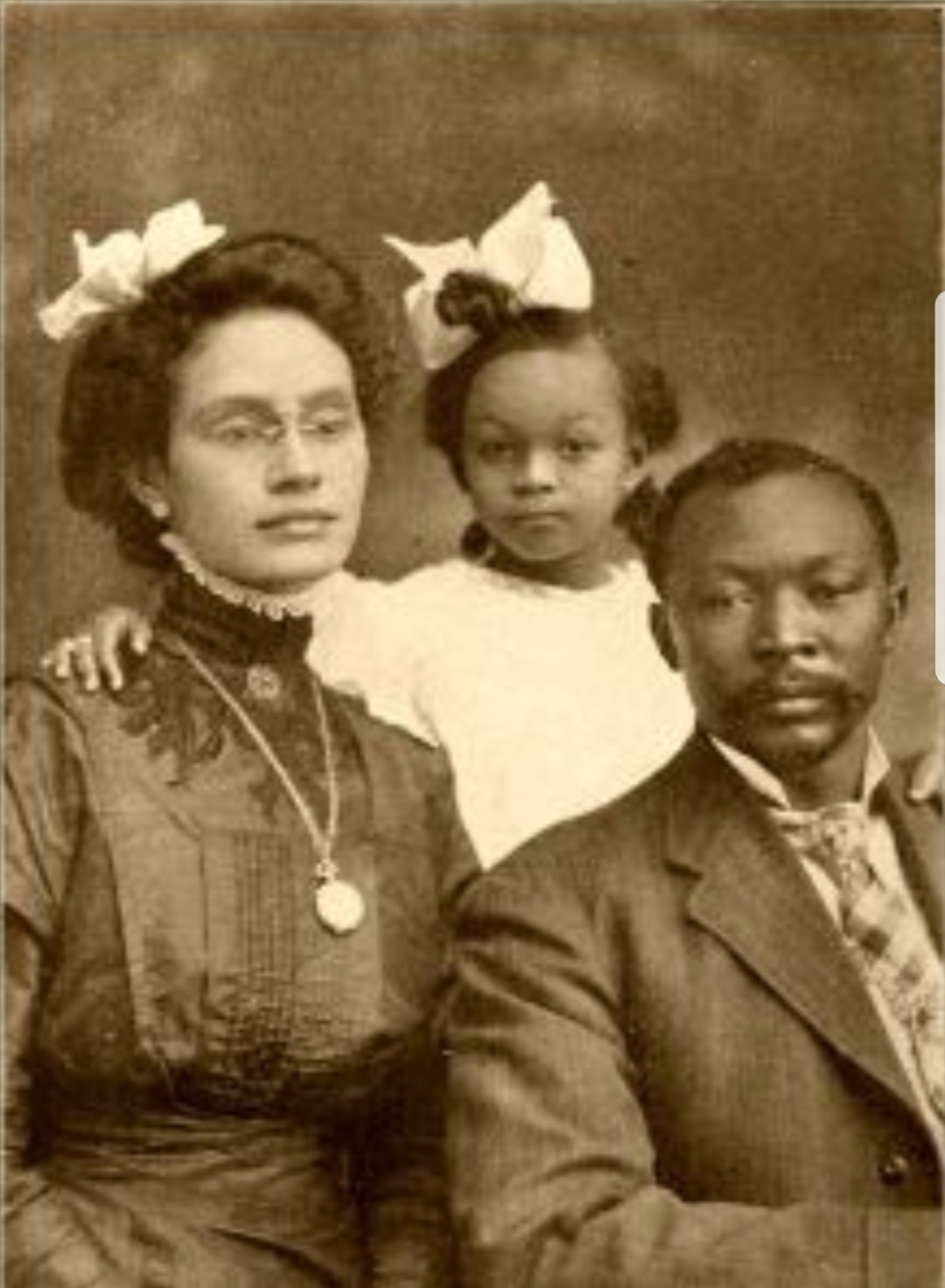 Photo of the Day: American Inventor of the Heating Radiator System – Charles S. L. Baker – and Family. Circa Early 1910s.