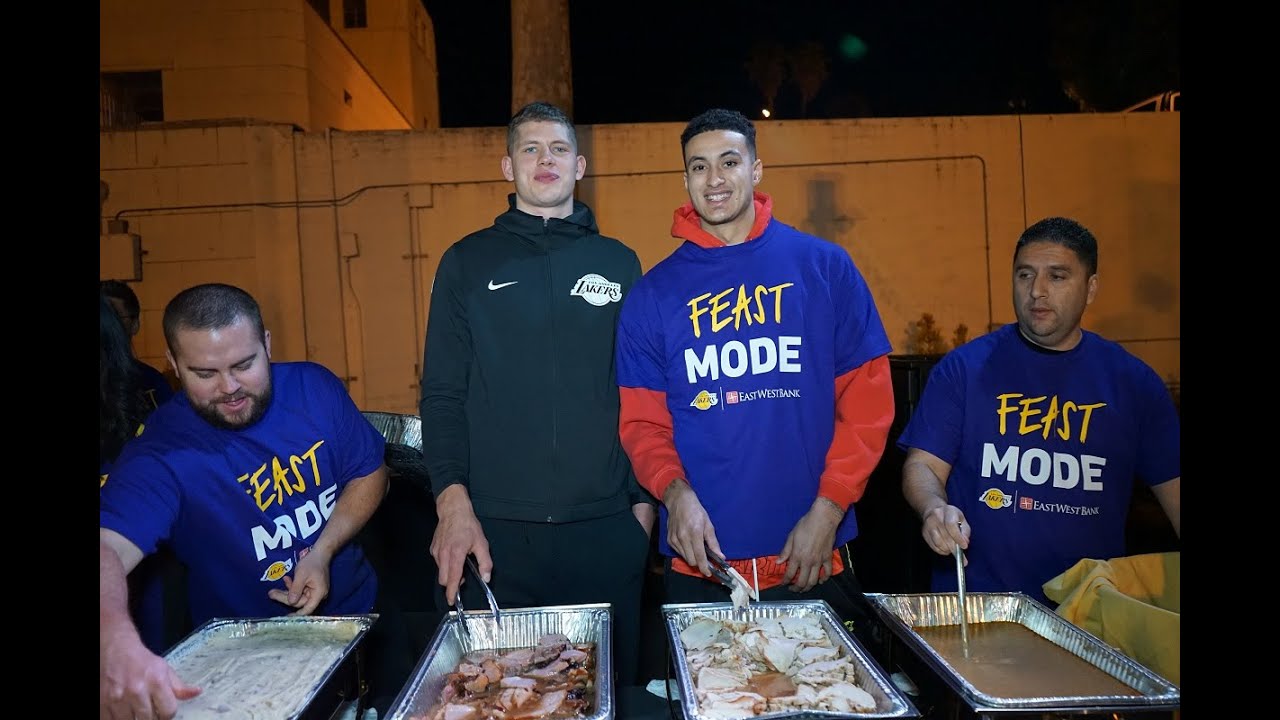 Lakers Host 12th Annual ‘Season of Giving’ Thanksgiving Dinner 2018