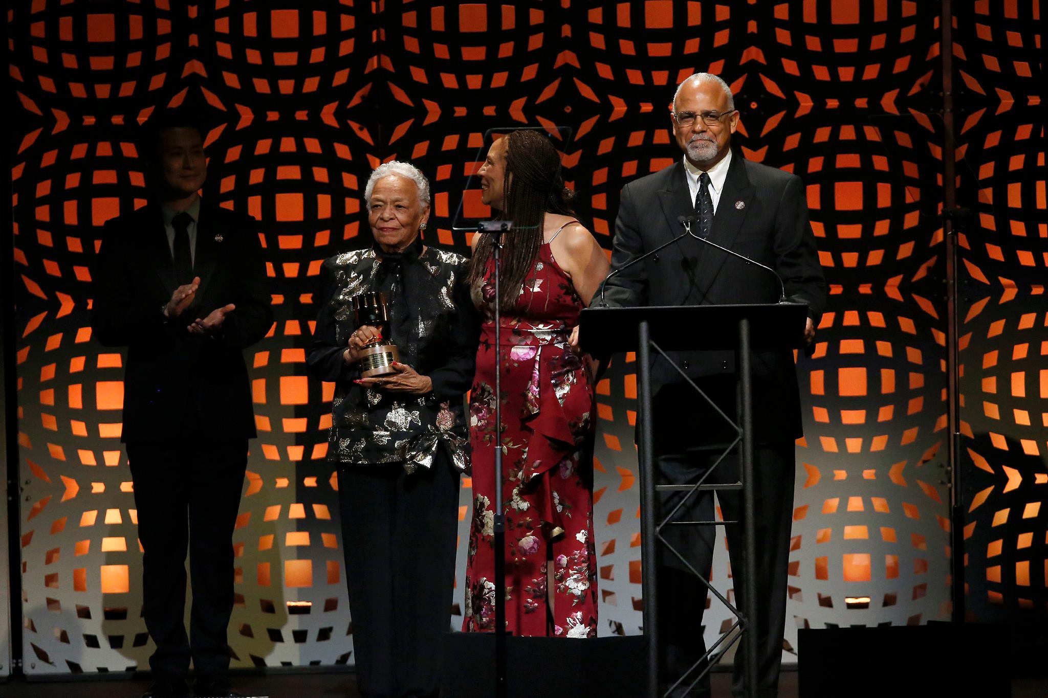 Frank Braxton Receives Winsor McCay Award at 46th Annies 