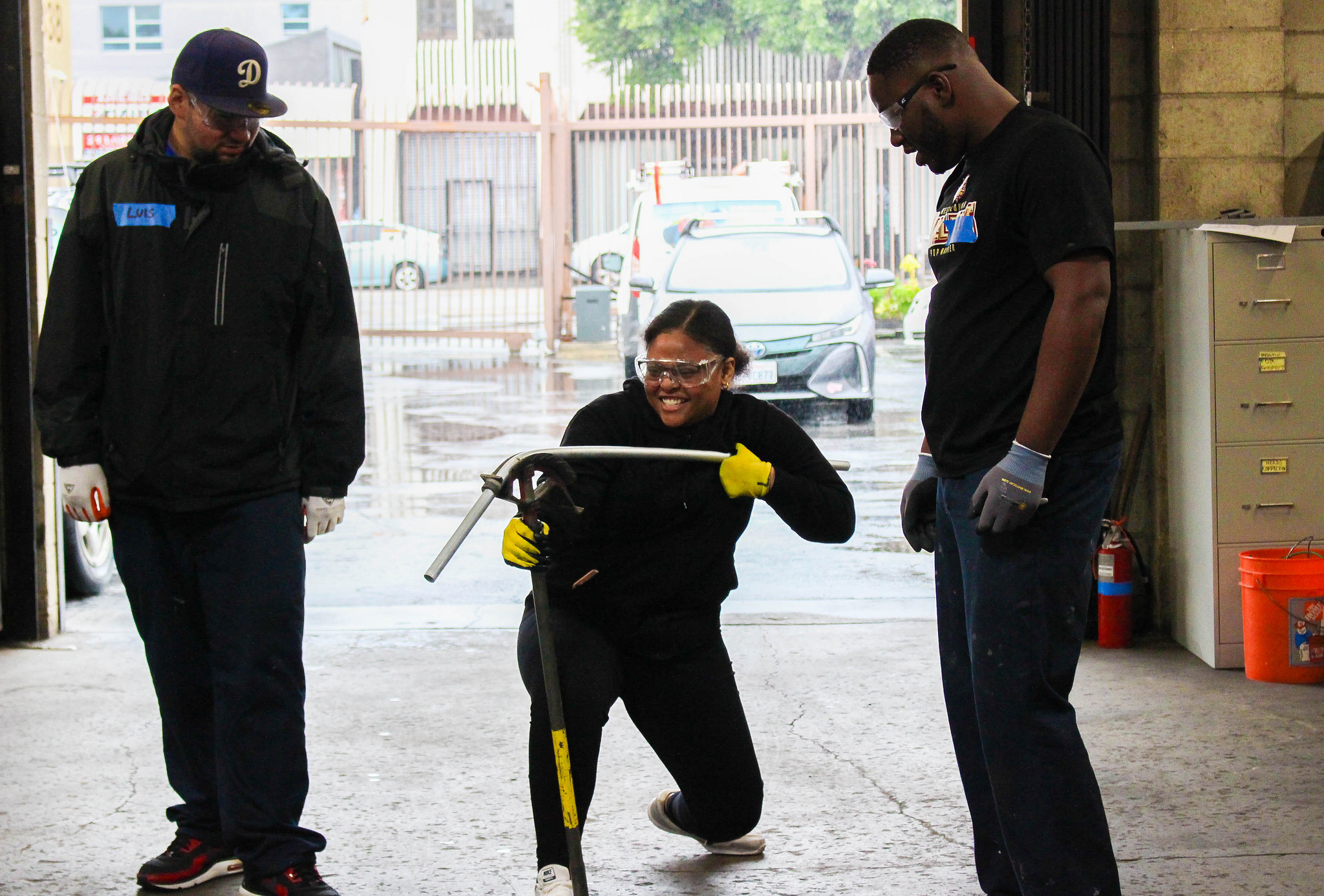 Black Engineer Students Join GRID Program, Install Solar Panel for Low Income Family 