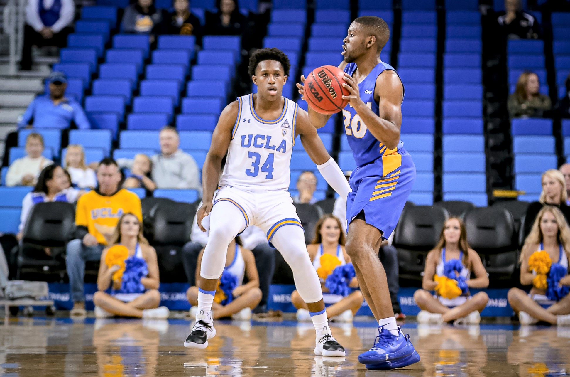 Hofstra veteran guards hand UCLA first loss of the season