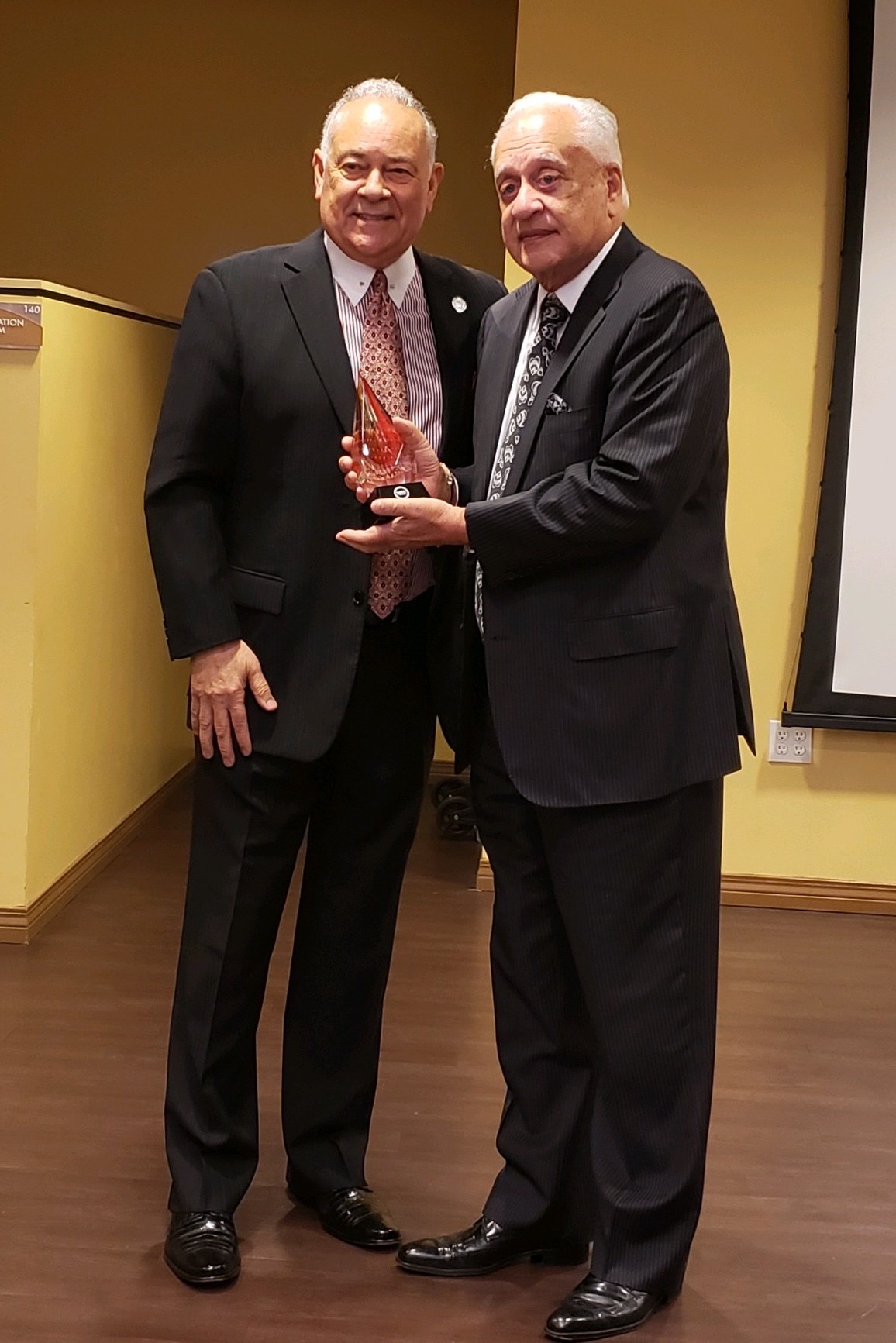 PHOTO OF THE WEEK: SCAQMD Chairman Dr. William Burke Honored by VSEDC