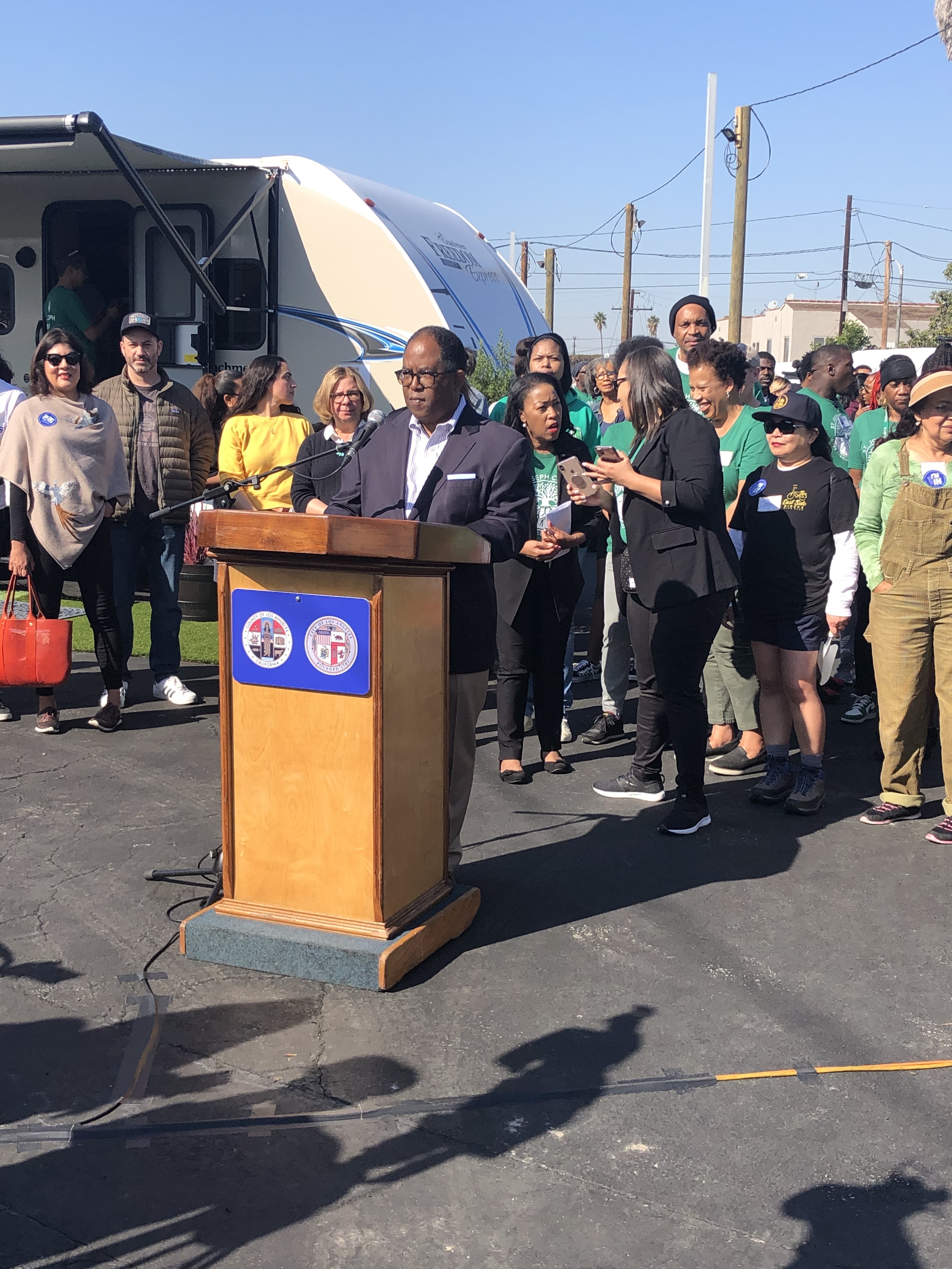 L.A. Community comes together to construct “Safe Landing” housing project for homeless families