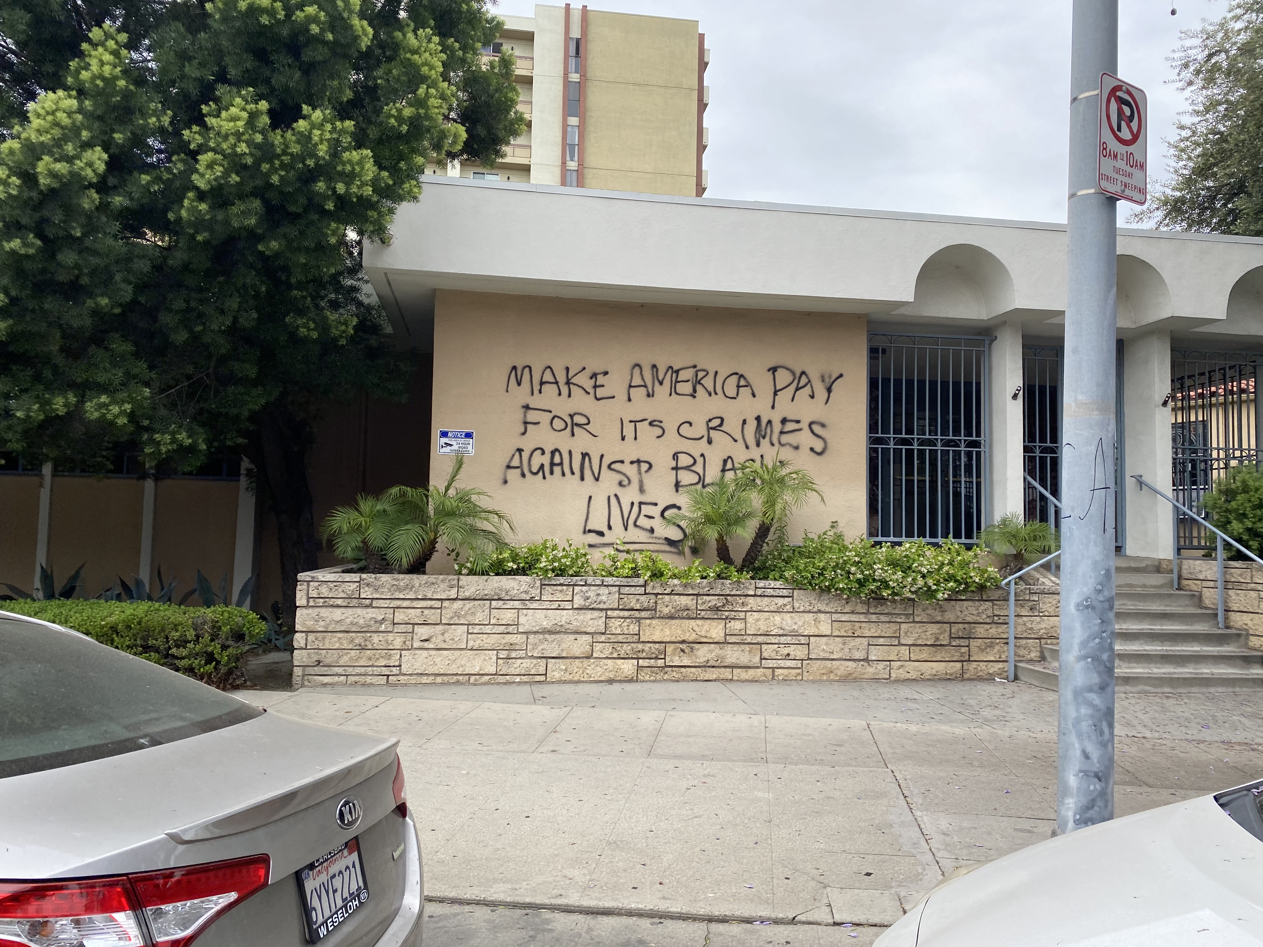 Los Angeles City Mayor Pleads for George Floyd Protests to ‘Take a Step Back’ due to Violent Acts in L.A. over 300 arrested