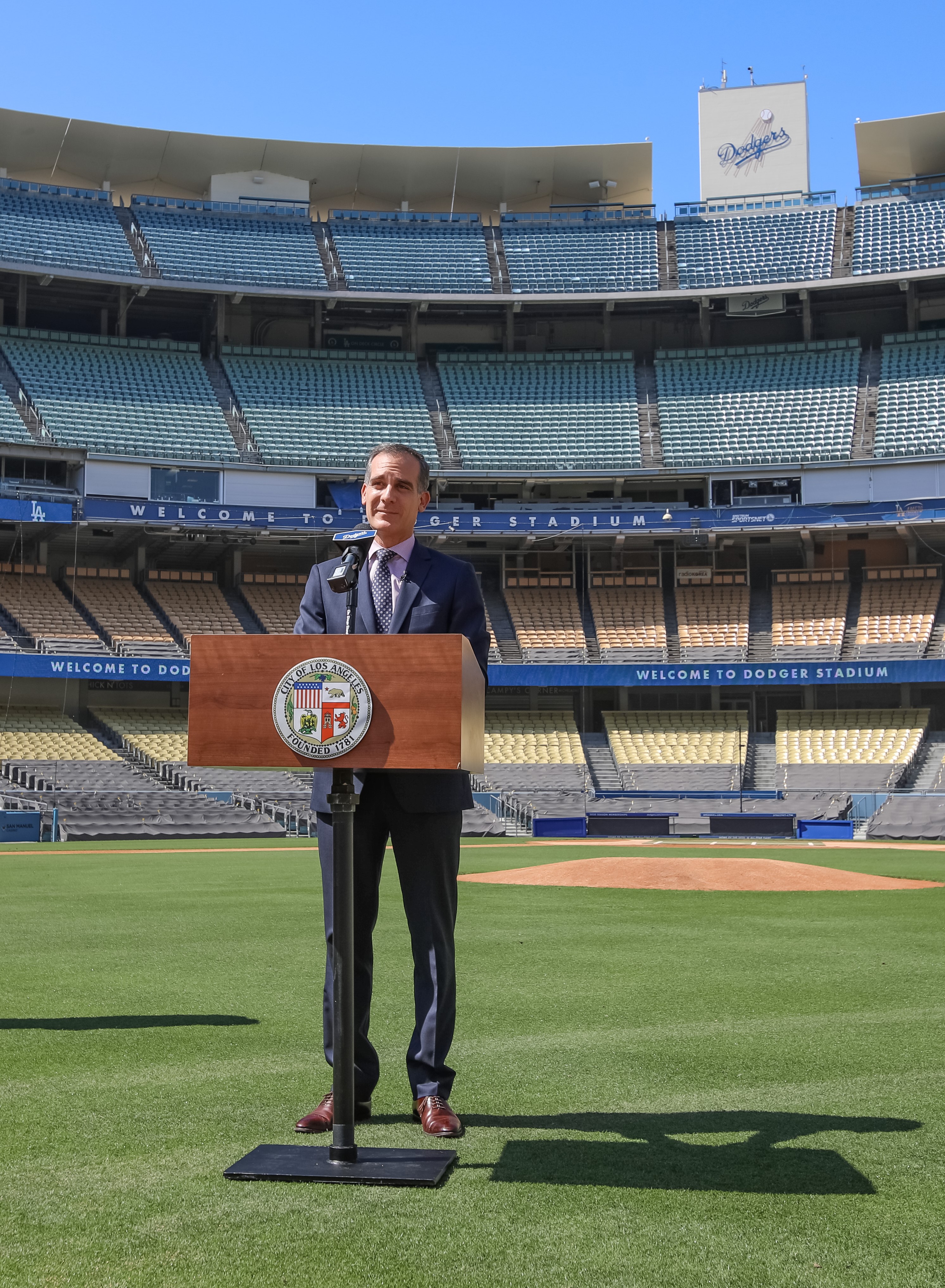 Dodger Stadium Looks to be the Largest Testing Site in America