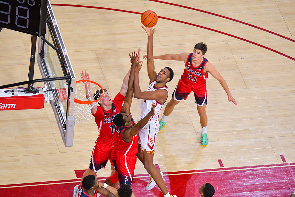 Arizona Upsets No.17 USC 81-72; Snaps Trojans Seven-Game Winning Streak