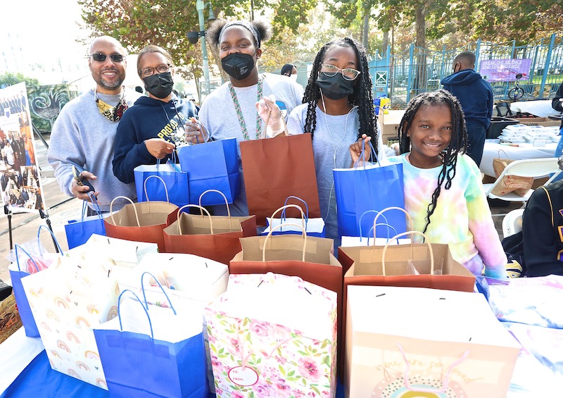 Transfiguration Church Supports Community with Homeless Connect in Leimert Park Village