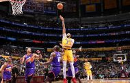 The Lakers Roll the Phoenix Suns 122-111