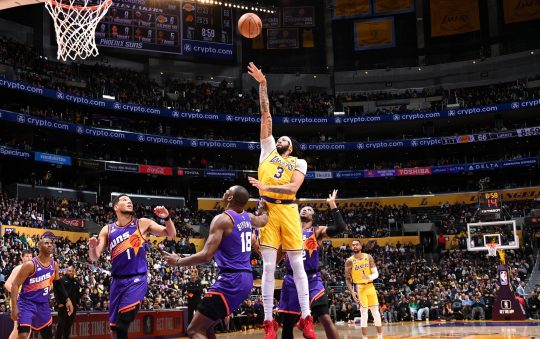 The Lakers Roll the Phoenix Suns 122-111