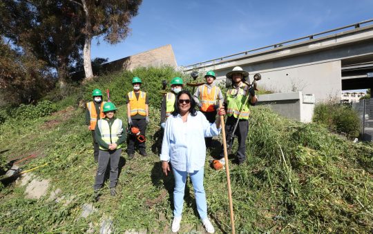 Heather Hutt Hosts Community Clean Up in Honor of Earth Day 