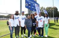 Andre Jackson Mentors Youth Through “Play It Forward” Clinic