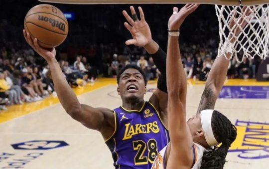 Lakers Land Threes to Defeat Suns 121-107