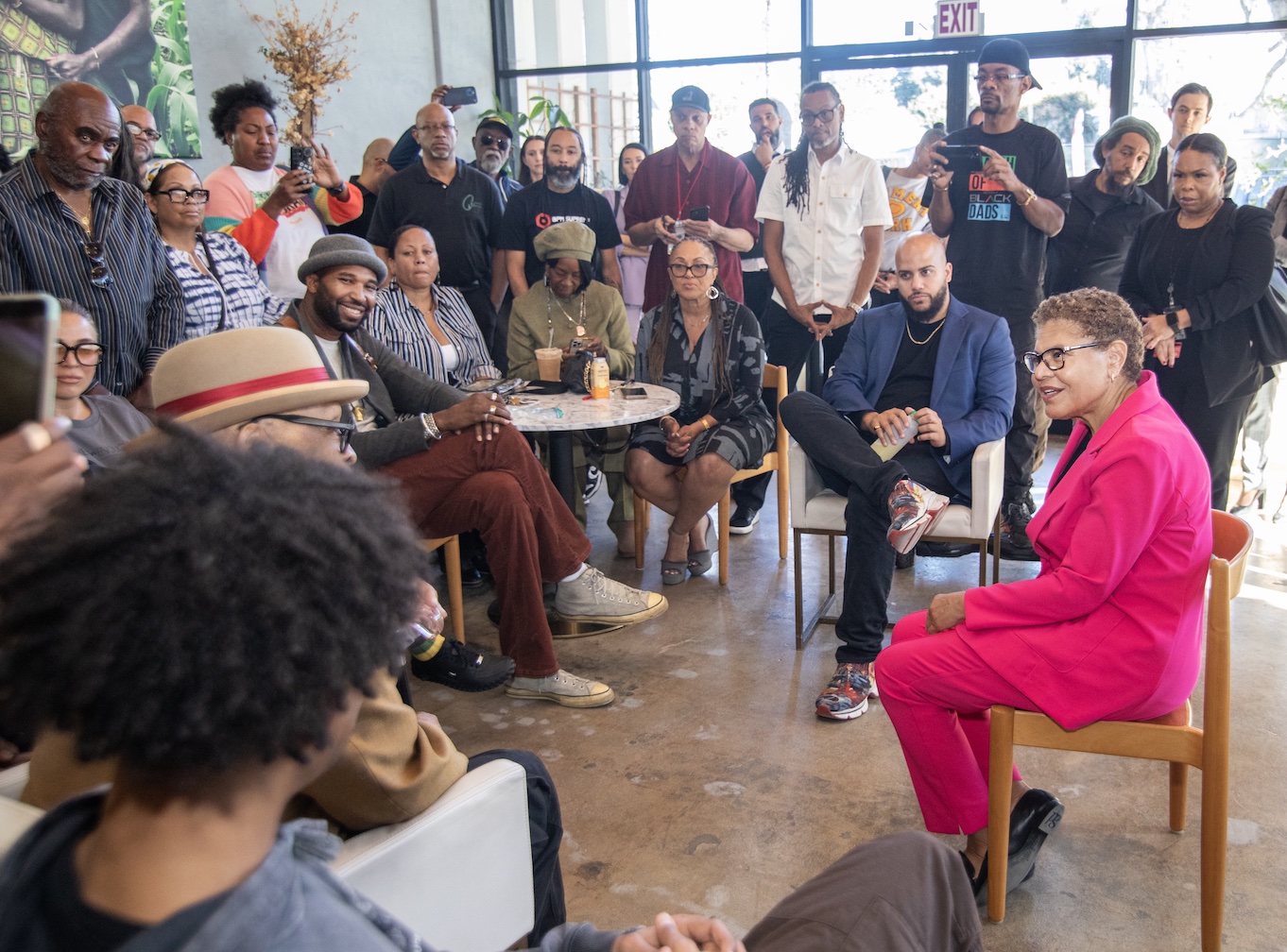 Mayor Bass Visits Small Businesses in Leimert Park