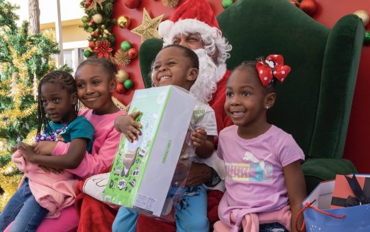 Councilwoman Faulk and Crenshaw Imperial Plaza Sponsor Winter Wonderland