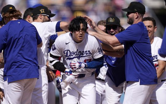 Ohtani’s Walk-Off Hit gives Dodgers 3-2 Win over Reds