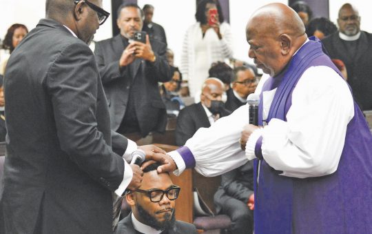 Community Celebrates as Thompson Installed as Pastor of Glory Church