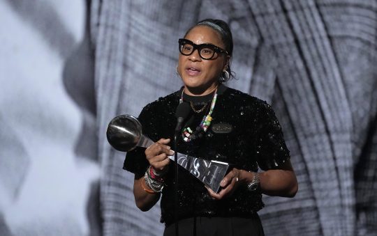 Dawn Staley, Nichol Whiteman Honored by LadyLike Foundation