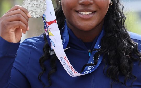 Paralympian Arelle Middleton Competes in Shot Put, Discus Throw