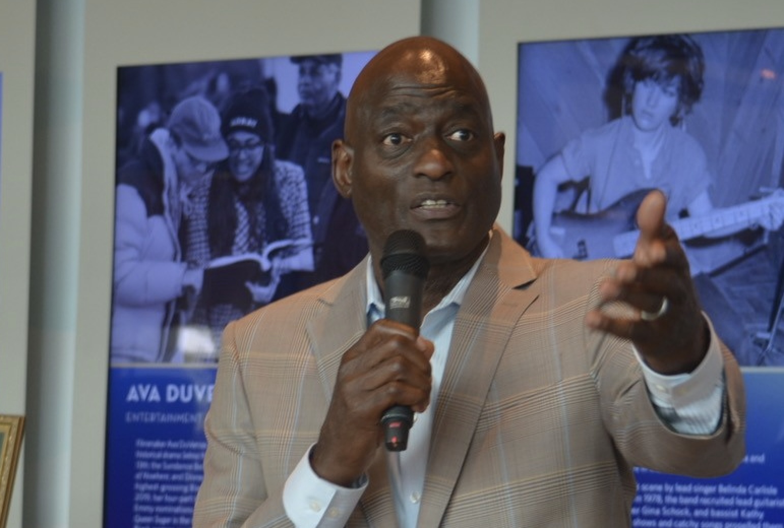 State Legislature Honors Lakers Legend Michael Cooper