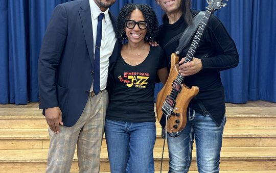 Stanley Jordan Mentors Students at 42nd Street Elementary School