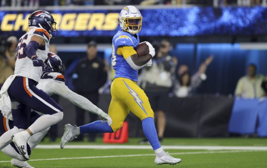 Chargers Thwart Divisional Foe on Thursday Night