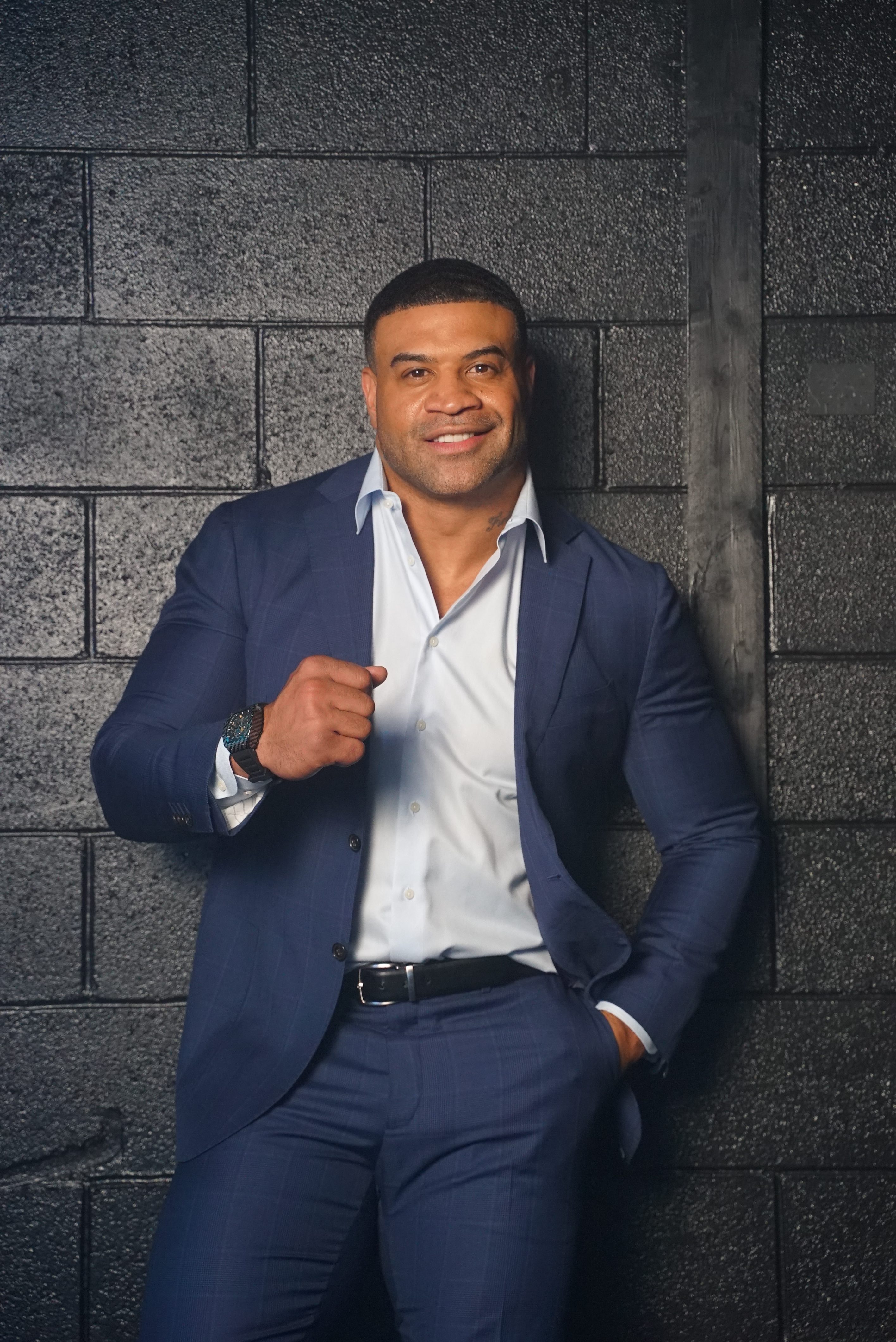 Shawne Merriman Makes Lights Out Extreme Fighting Thrive