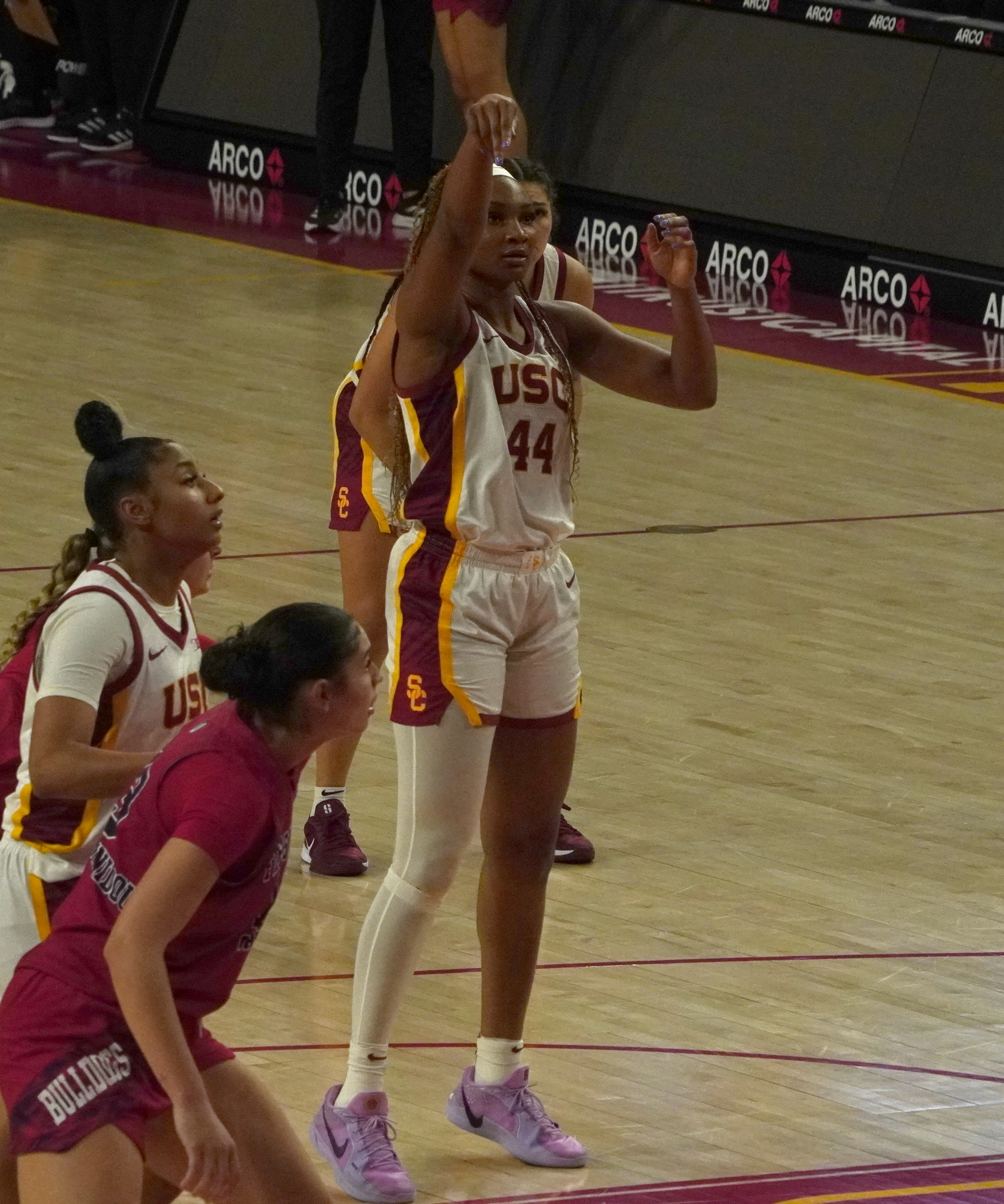 Women of Troy Basketball Defeats Fresno State 89-40