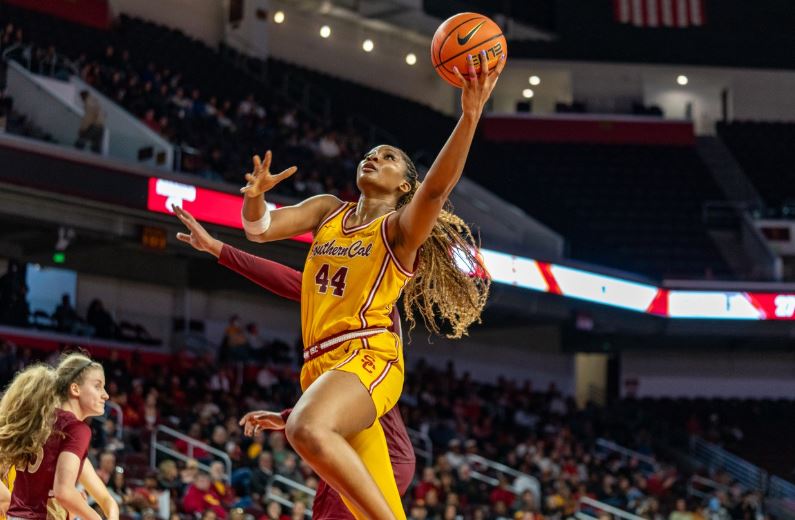 USC Women’s Basketball Dominates Elon Phoenix with an 88-30 Victory