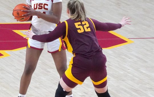 USC Flaunt Depth in Win Over Minnesota